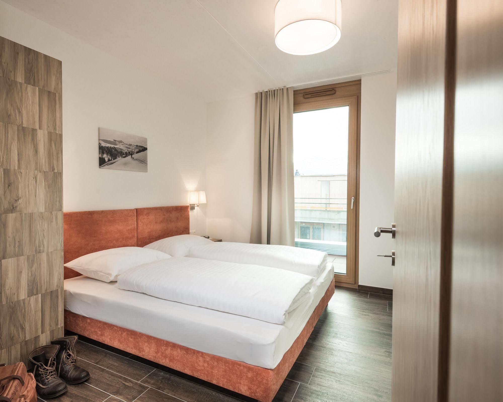Low Budget Apartment Centrum – Steinbock Lodges Zell am See Exterior foto