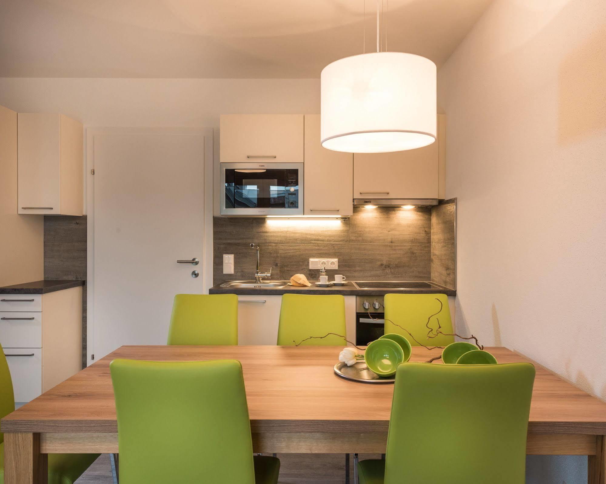 Low Budget Apartment Centrum – Steinbock Lodges Zell am See Exterior foto
