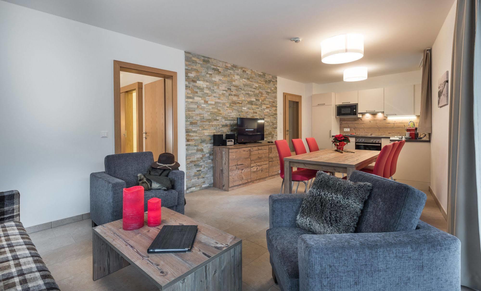Low Budget Apartment Centrum – Steinbock Lodges Zell am See Exterior foto